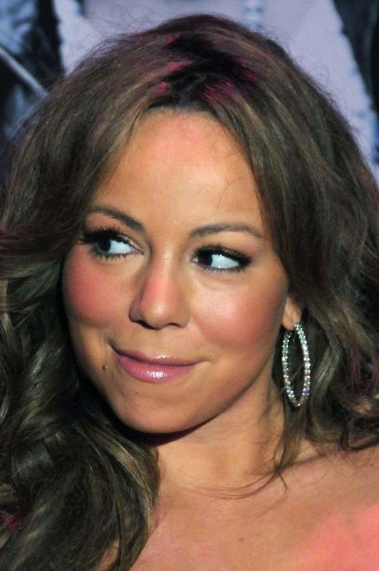15P Mariah Carey upskirt and braless boob cleavage