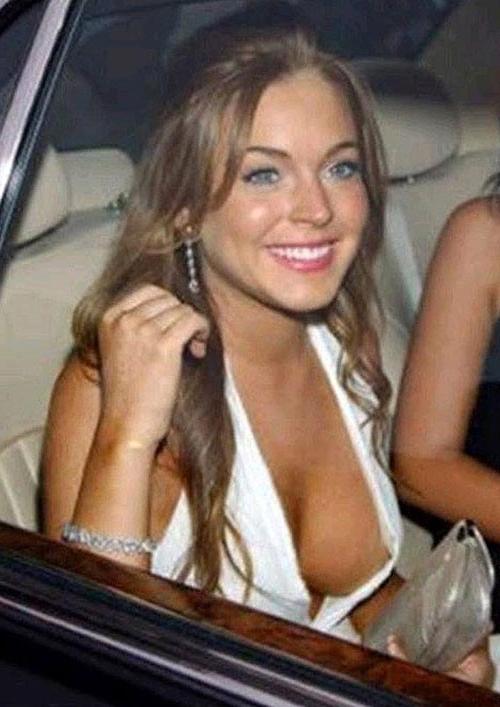 10P Lindsay Lohan cleavage