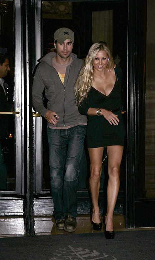 10P Anna Kournikova cleavage