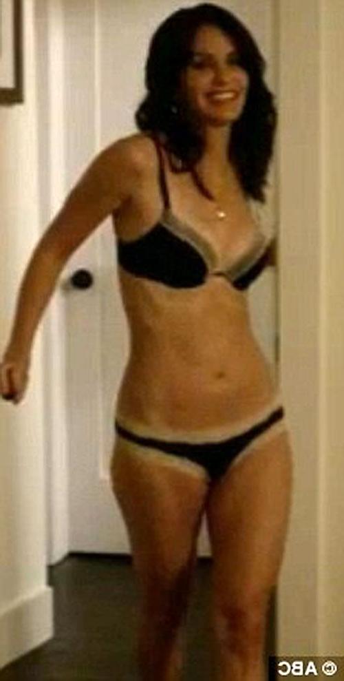 10P Courteney Cox posing in lingerie and tits slip paparazzi pictures