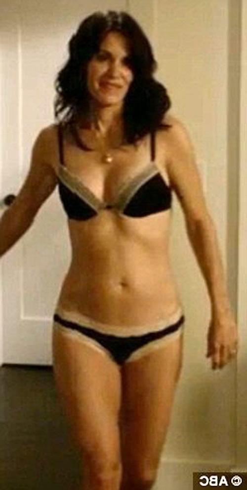 10P Courteney Cox posing in lingerie and tits slip paparazzi pictures