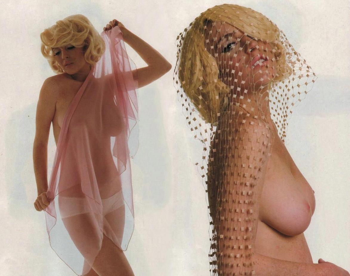 15P Lindsay Lohan nude breasts and great nip slip