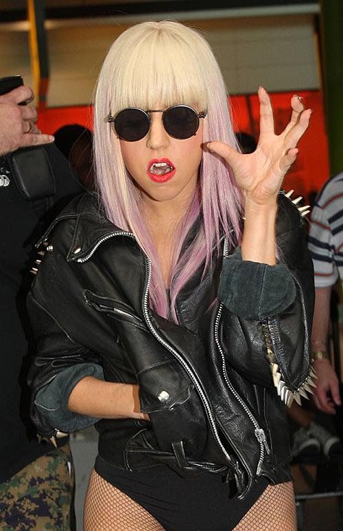 10P Lady Gaga exposing her nice ass in thong paparazzi pictures and her nice tits