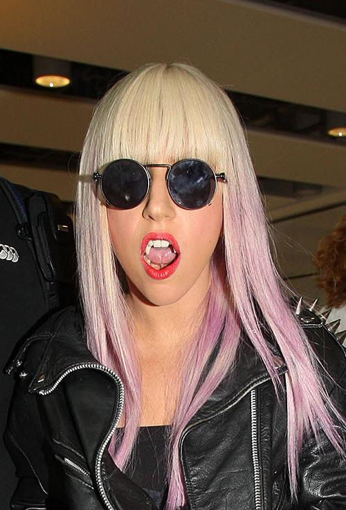 10P Lady Gaga exposing her nice ass in thong paparazzi pictures and her nice tits