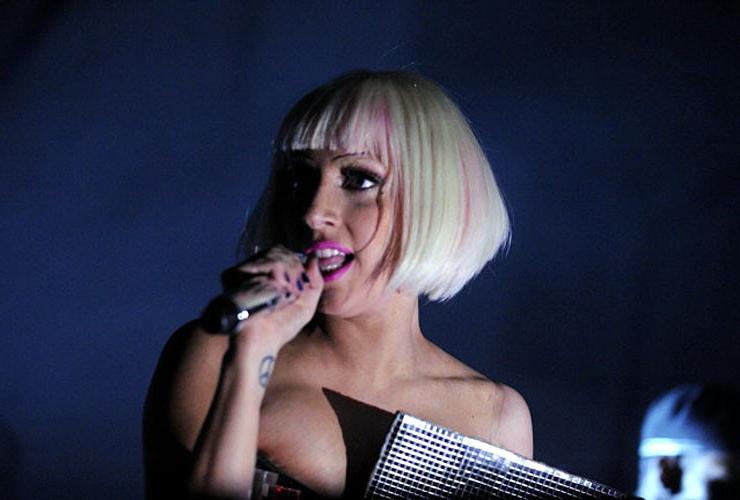 10P Lady Gaga flashing her nipple and look hot in fuck me boots and upskirt paparazz