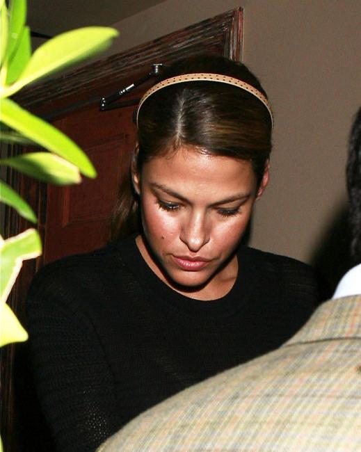 15P Eva Mendes nipple slip at a big screen show