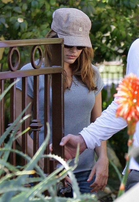 15P Eva Mendes nipple slip at a big screen show