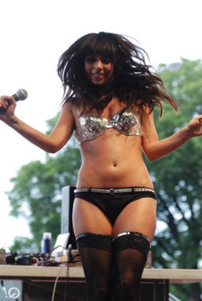 15P Lady Gaga covering her nude tits with plaster