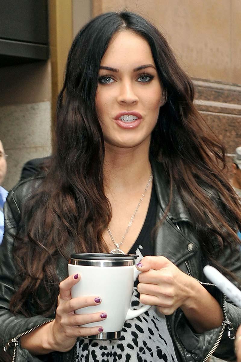 15P Megan Fox amazing body in sexy black underwear