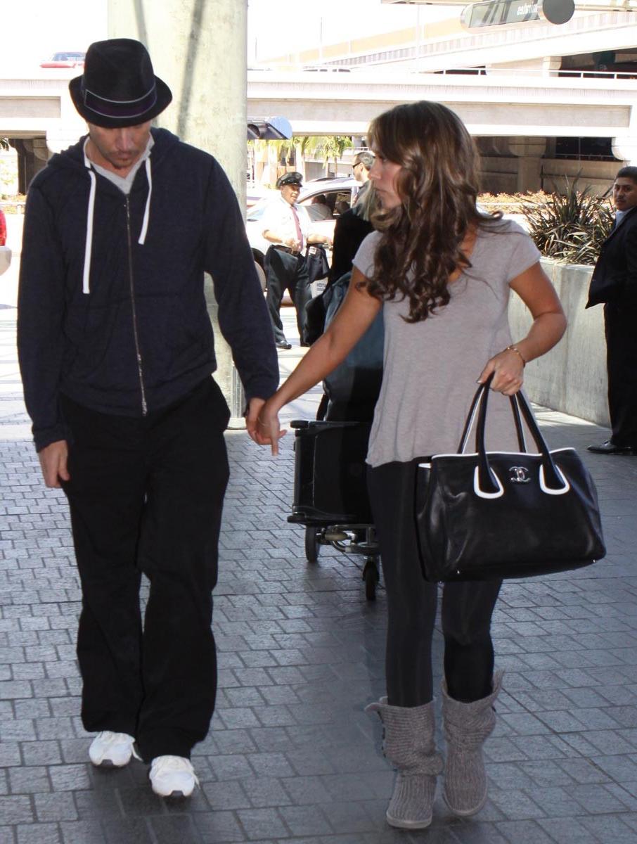 15P Jennifer Love Hewitt extremely hot cleavage