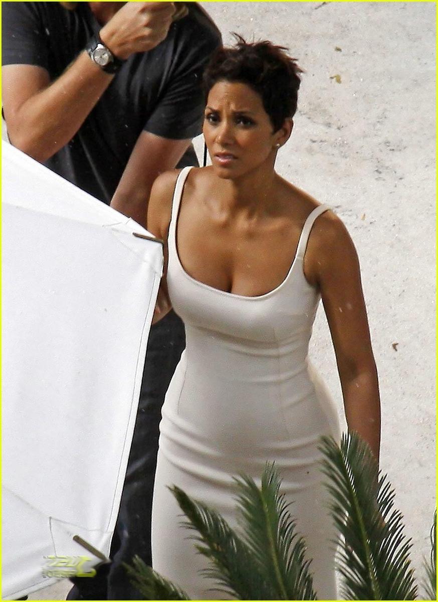 15P Halle Berry kissing a black and nice cleavage
