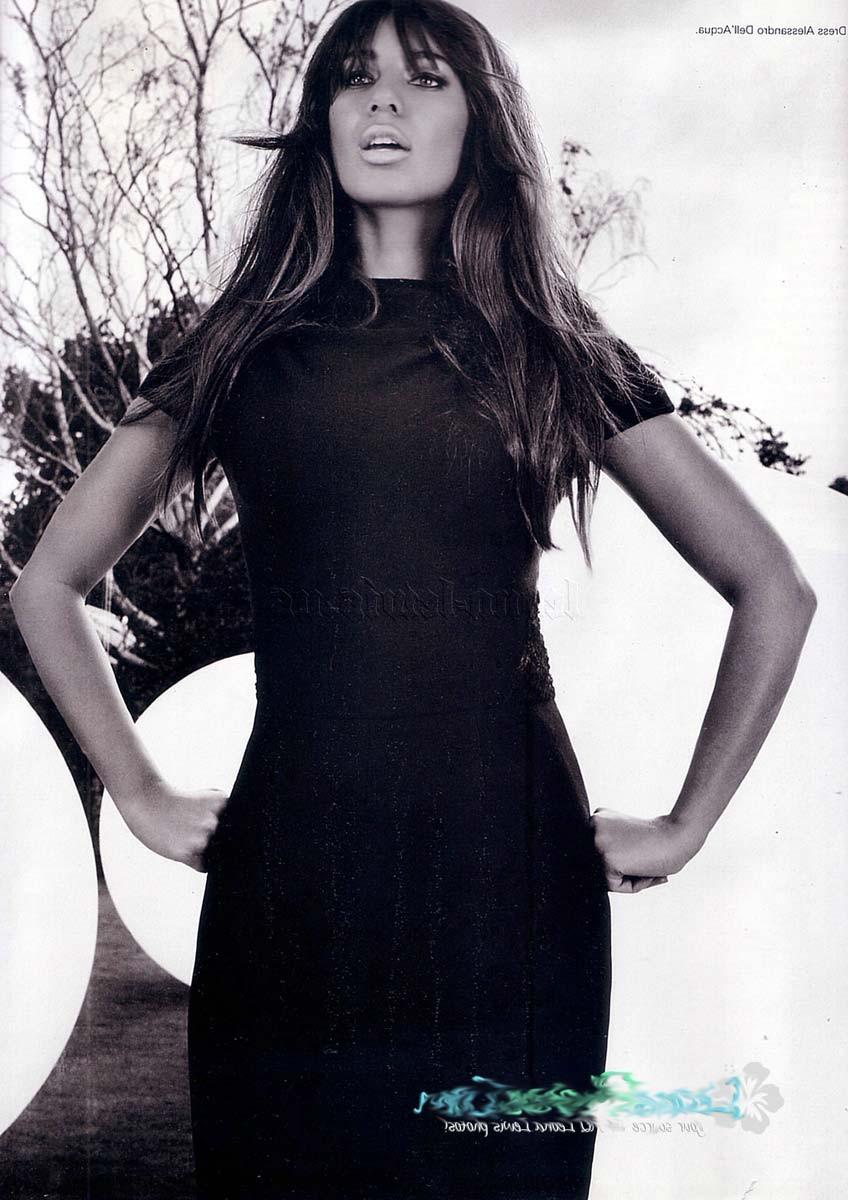 15P Leona Lewis showing big boobs in nice cleavage