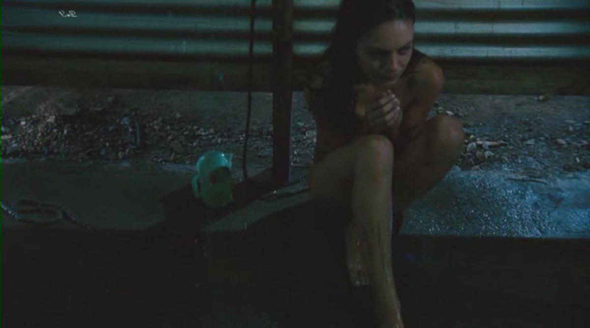 15P Mila Kunis naked boobs in sex scene in the bed