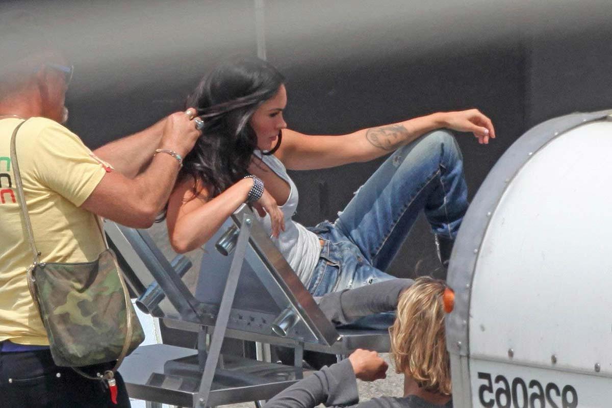 6P Megan Fox posing in sexy dresses and shows tattoo