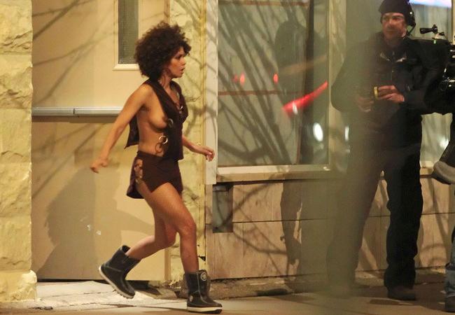 15P Halle Berry accidental boob slip in public