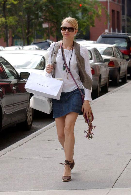 15P Naomi Watts gorgeous see thru hard nipples