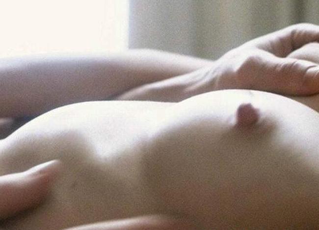 15P Naomi Watts gorgeous see thru hard nipples
