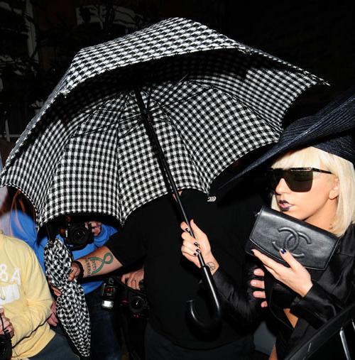 16P Lady Gaga showing her great ass and looking very sexy in fuck me boots and fishn