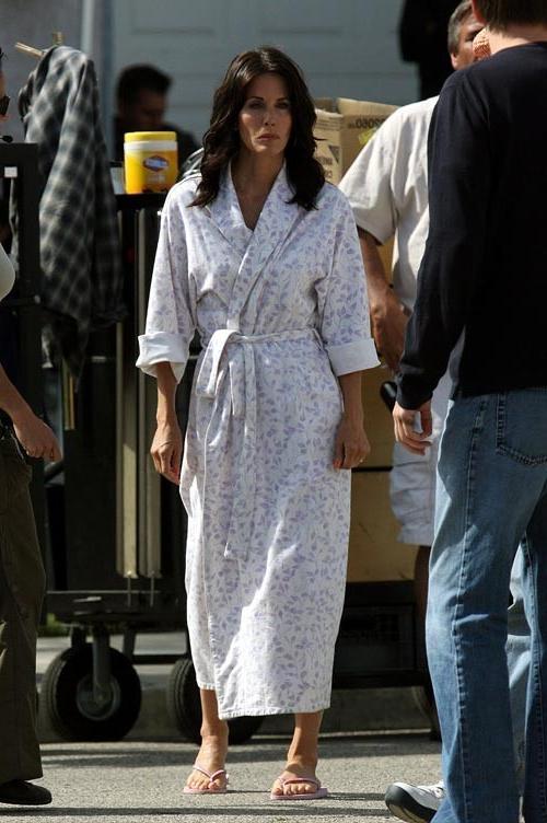 16P Courteney Cox showing her panties upskirt and tits slip paparazzi pictures