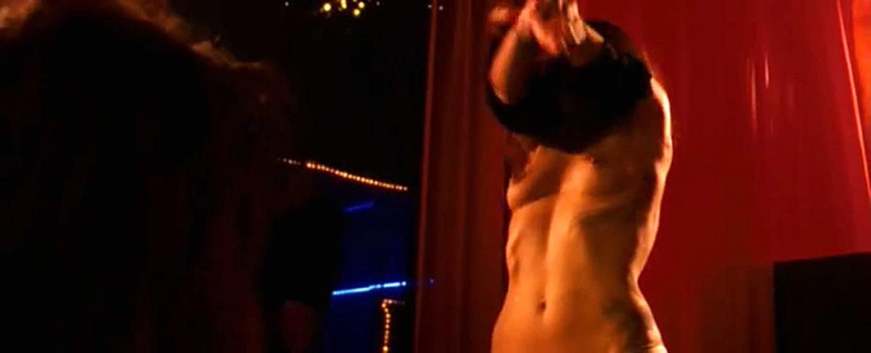 16P Marisa Tomei showing her nice big tits and dancing