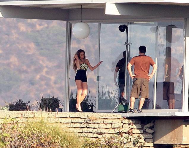 16P Lindsay Lohan showing her big tits and nipple slip