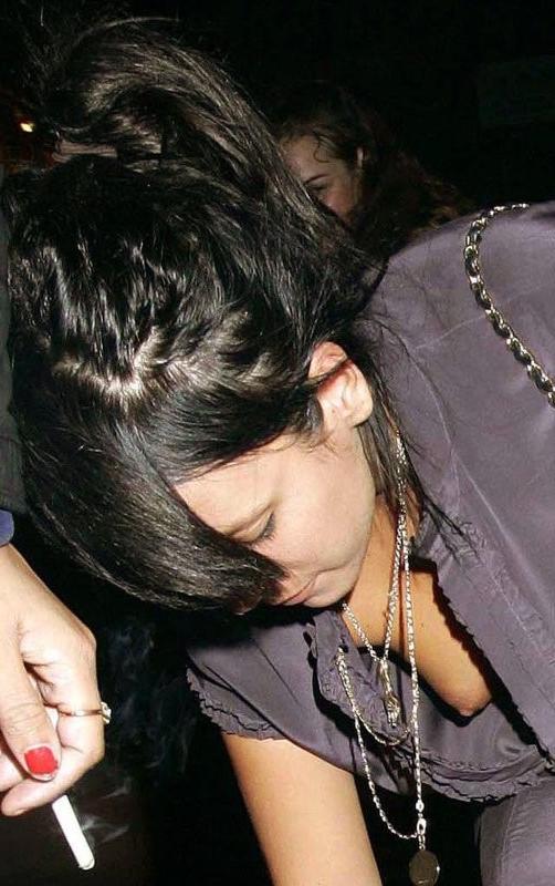 16P lily allen in hot nipple slips