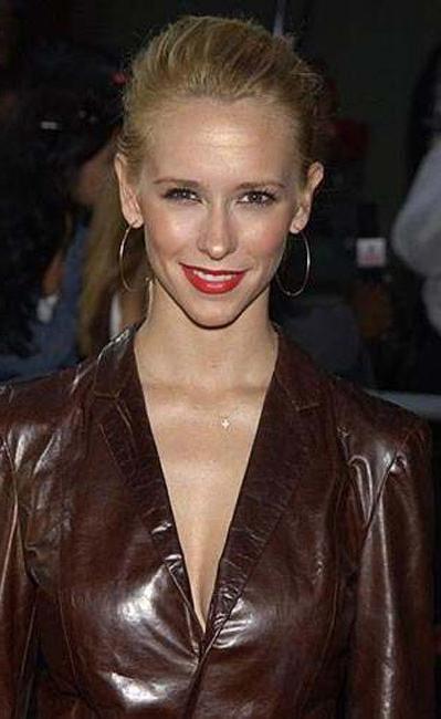 15P Celeb actress Jennifer Love Hewitt big boobs and nice cleavage