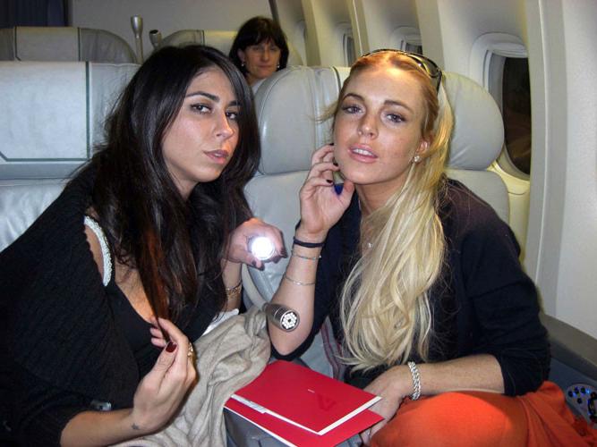 16P Lindsay Lohan in hot lesbian kiss and nipple slip paparazzi pics