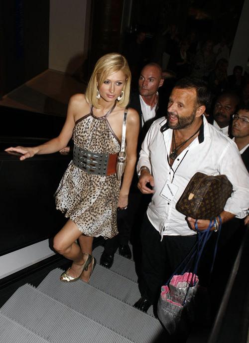 16P Paris Hilton show her tits and ass and nipple slip