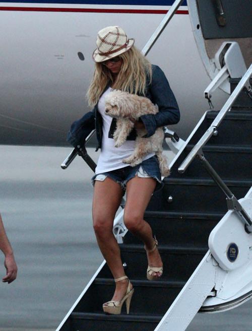 16P Jessica Simpson pussy slip and nipple slip paparazzi pictures