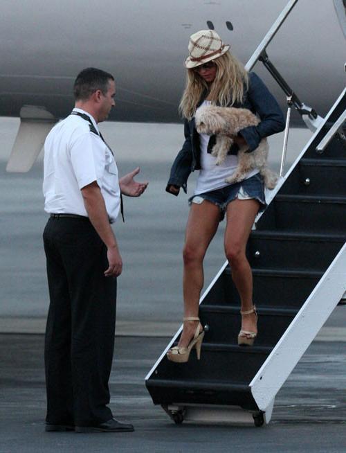 16P Jessica Simpson pussy slip and nipple slip paparazzi pictures
