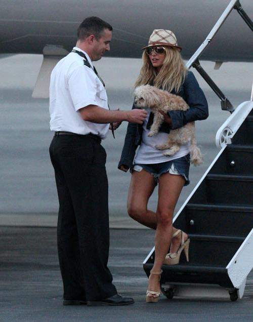 16P Jessica Simpson pussy slip and nipple slip paparazzi pictures