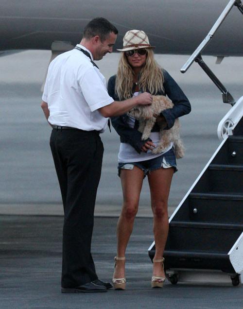 16P Jessica Simpson pussy slip and nipple slip paparazzi pictures