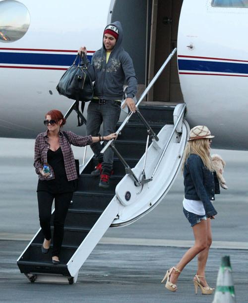 16P Jessica Simpson pussy slip and nipple slip paparazzi pictures