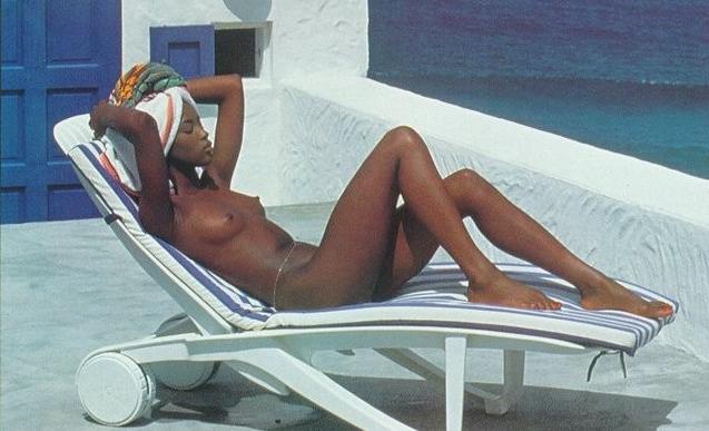 16P naomi campbell naked and nipple slips