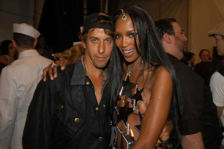 16P naomi campbell naked and nipple slips