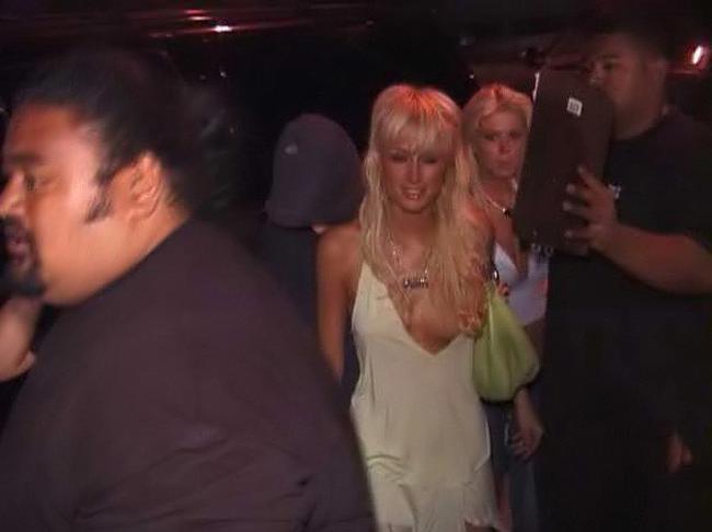 15P Celeb Paris Hilton nice nipple slip and sexy nude ass in public