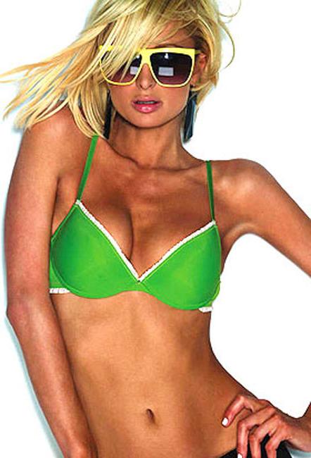 15P Celeb Paris Hilton nude boobs nice nipple slip in public