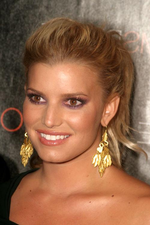 16P Jessica Simpson nipple slip and upskirt paparazzi pictures