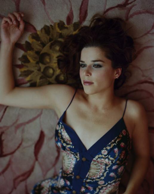 15P Neve Campbell see thru in public and nude boobs movie caps