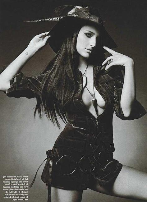 16P Ashlee Simpson upskirt white panties and opps nipple slip