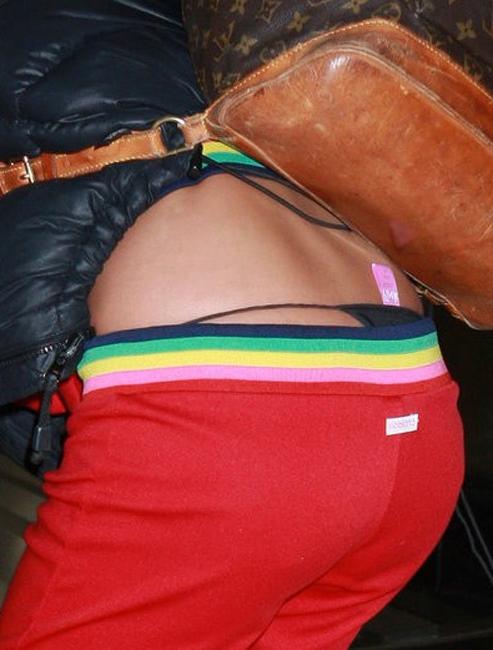 15P Celeb Tara Reid upskirt in public and sexy thongs