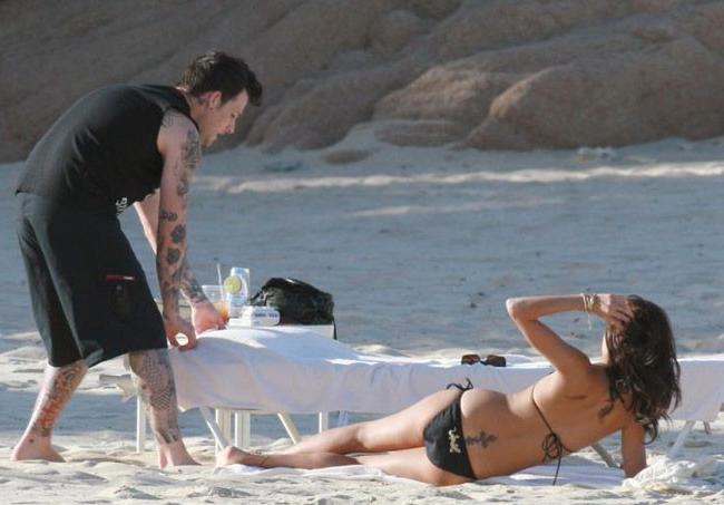 16P Nicole Richie white thongs and nude boob in public