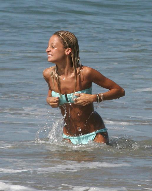 16P Nicole Richie white thongs and nude boob in public