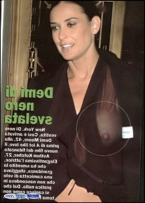 15P Sweet Demi Moore nipple slip in public