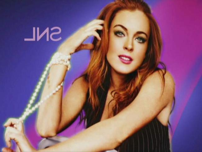 16P Lindsay Lohan nipple slip and sweet ass