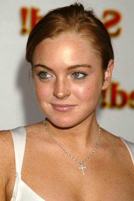 16P Lindsay Lohan nipple slip and sweet ass