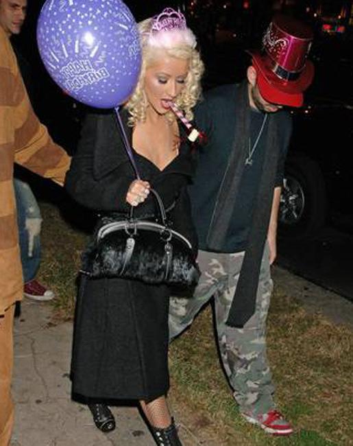 15P Christina Aguilera nude pussy in public