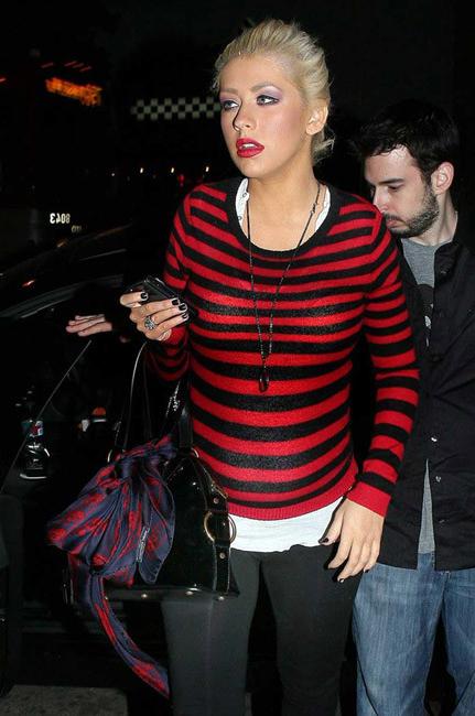15P Christina Aguilera nude pussy in public