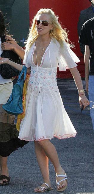 15P Celeb Lindsay Lohan nipple slip and nude ass